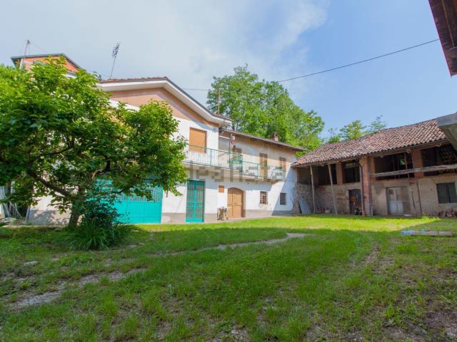 Rustici e casali in vendita di 268 m² in Via Meane, 35