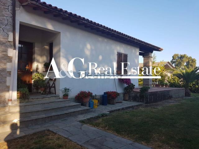 Rustici e casali in vendita di 260 m²