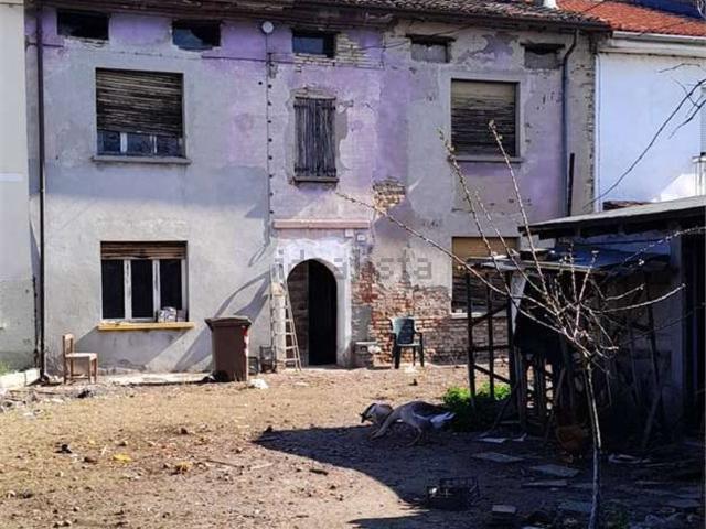 Rustici e casali in vendita di 260 m²