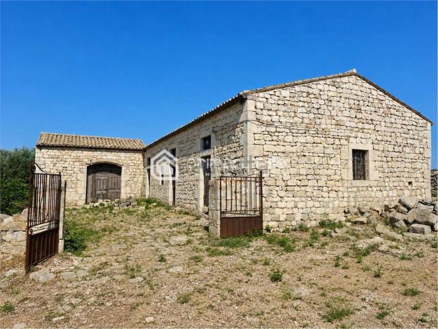 Rustici e casali in vendita di 260 m²