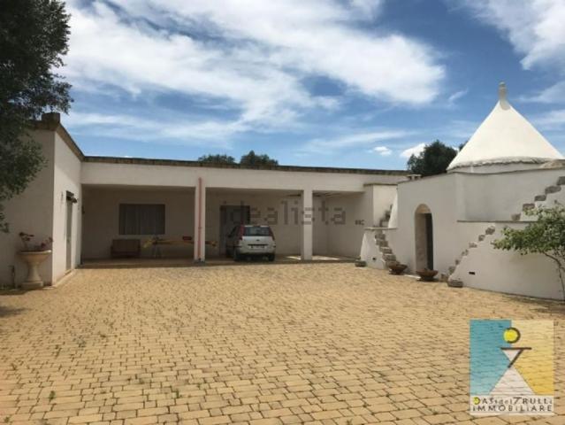 Rustici e casali in vendita di 260 m² in Contrada Veneri