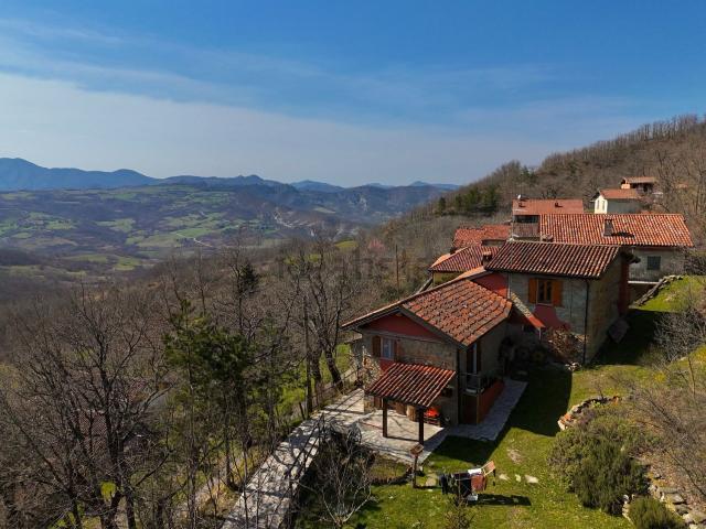 Rustici e casali in vendita di 260 m² in Frazione solarolo