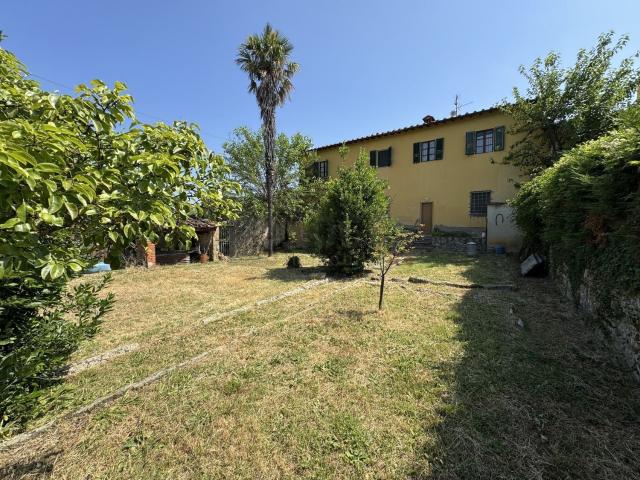 Rustici e casali in vendita di 260 m² in Località Piancastelli