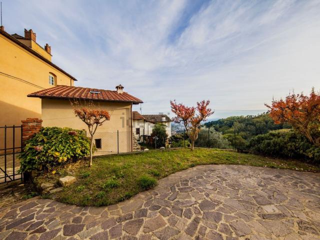 Rustici e casali in vendita di 260 m² in Via berlinguer