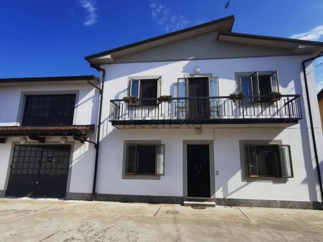 Rustici e casali in vendita di 260 m² in Via Canova, 56
