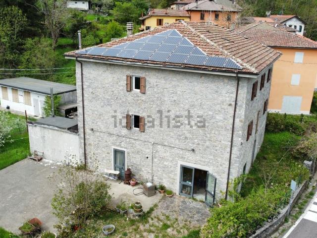 Rustici e casali in vendita di 260 m² in Via Guglielmo Marconi, 110