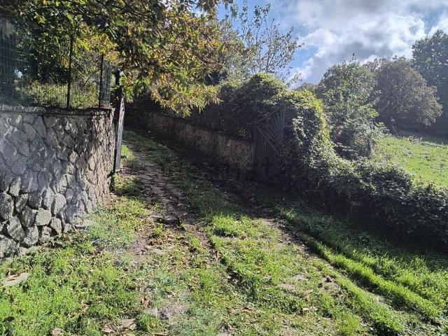 Rustici e casali in vendita di 260 m² in Via Pian Perugino