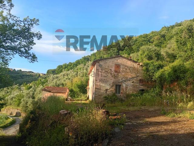 Rustici e casali in vendita di 260 m² in Via Poggio alla Guardia
