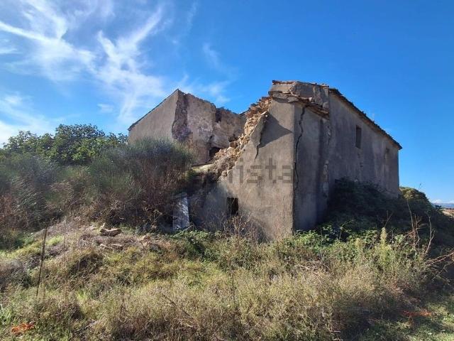 Rustici e casali in vendita di 274 m² in Via delle murelle
