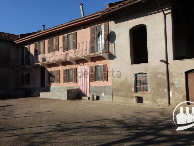 Rustici e casali in vendita di 275 m²