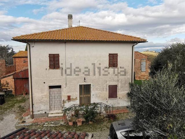 Rustici e casali in vendita di 275 m²