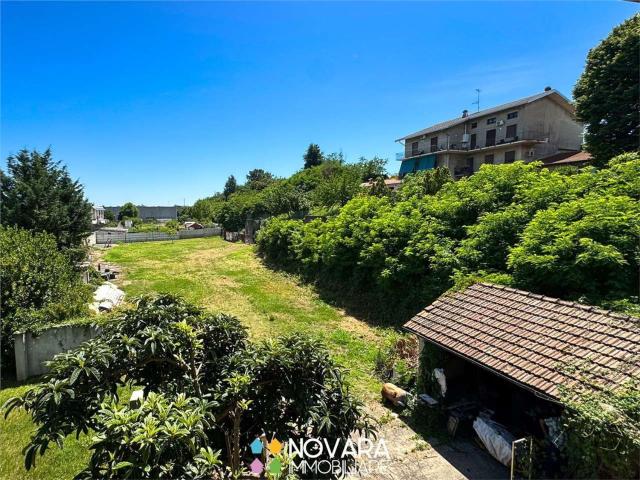 Rustici e casali in vendita di 275 m² in Via Gallarate, 104