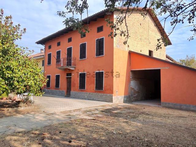 Rustici e casali in vendita di 275 m² in Via Sant&apos Antonio, 39