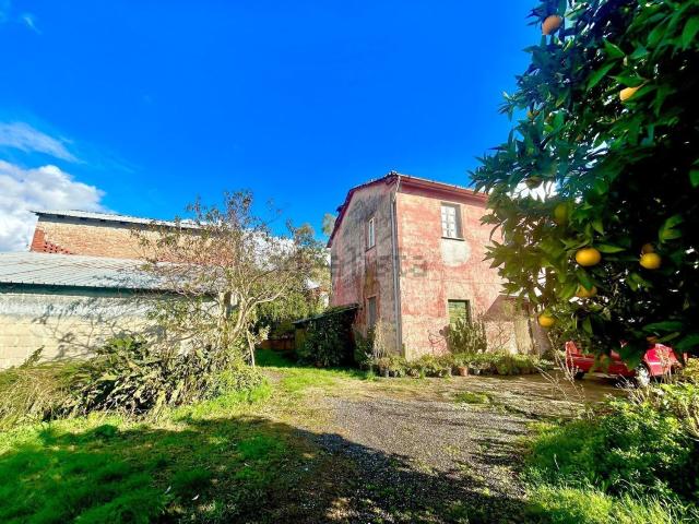 Rustici e casali in vendita di 278 m²