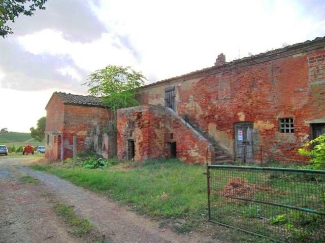 Rustici e casali in vendita di 270 m²