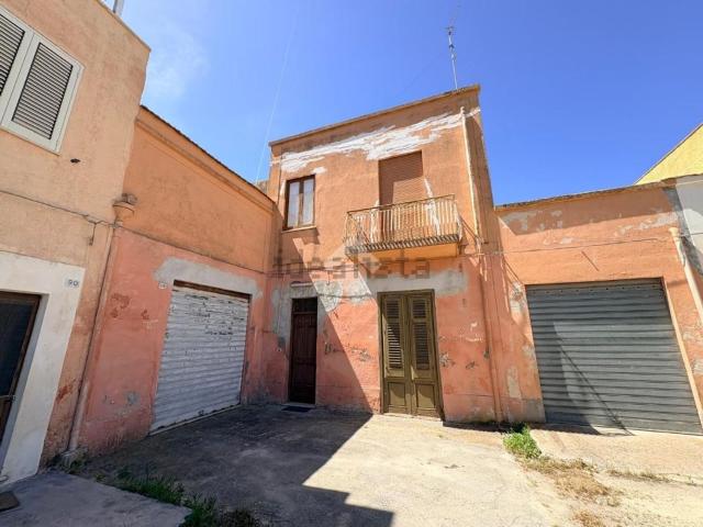 Rustici e casali in vendita di 270 m² in Contrada Spagnola, 87