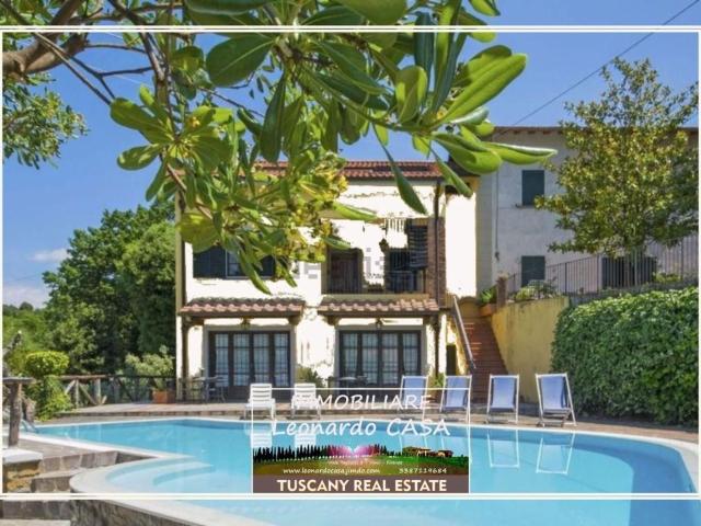 Rustici e casali in vendita di 270 m² in Via Orbignanese