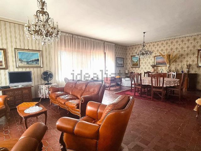 Rustici e casali in vendita di 270 m² in Via Alessandria