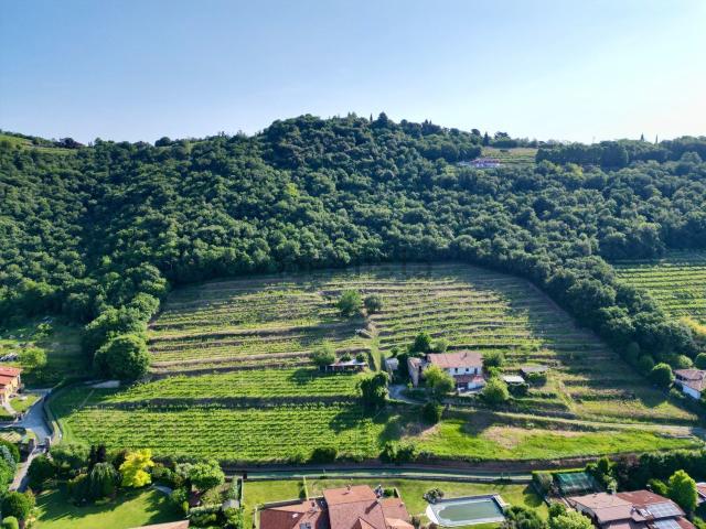 Rustici e casali in vendita di 270 m² in Via Bussaghe, 30