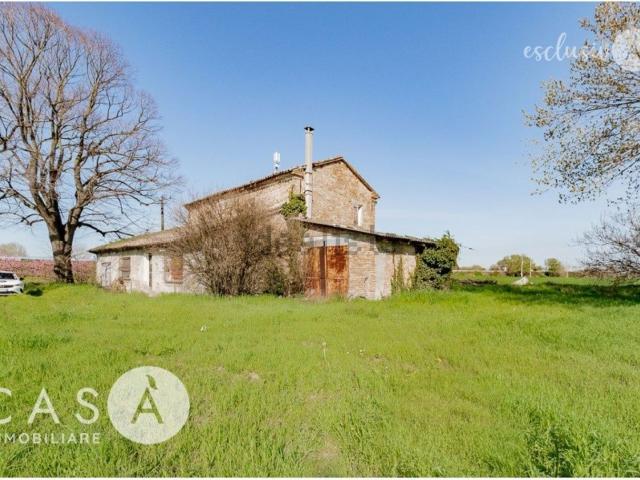Rustici e casali in vendita di 270 m² in Via Fiume di Sant&apos andrea, 2714