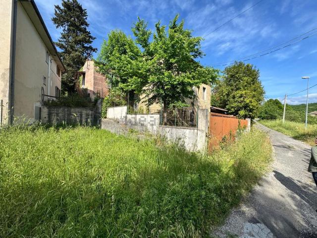 Rustici e casali in vendita di 270 m² in Via San Marciano
