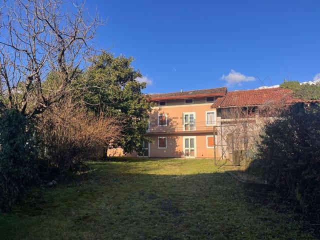 Rustici e casali in vendita di 285 m²