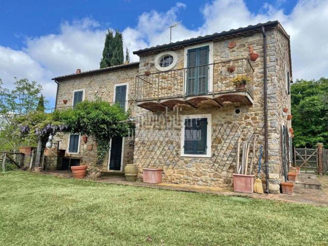 Rustici e casali in vendita di 285 m² in Località I Poderi