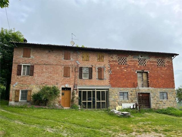 Rustici e casali in vendita di 285 m² in Via Giardini Nord