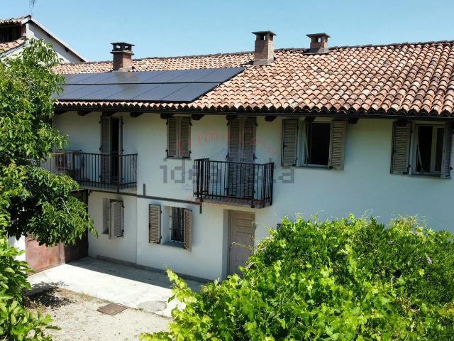 Rustici e casali in vendita di 286 m² in Strada Sarasino