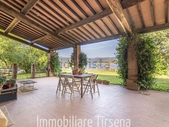 Rustici e casali in vendita di 287 m²