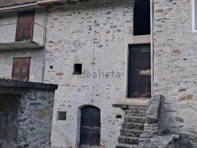 Rustici e casali in vendita di 287 m² in Via Scandolera