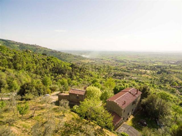 Rustici e casali in vendita di 280 m²