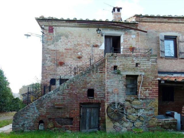Rustici e casali in vendita di 280 m²