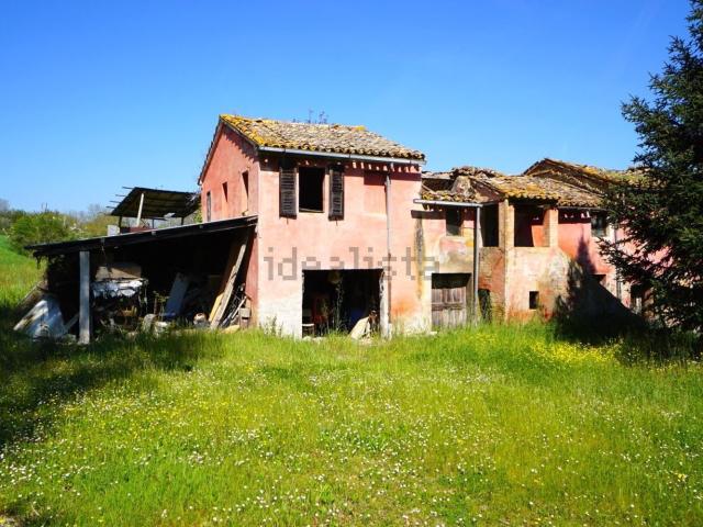 Rustici e casali in vendita di 280 m²