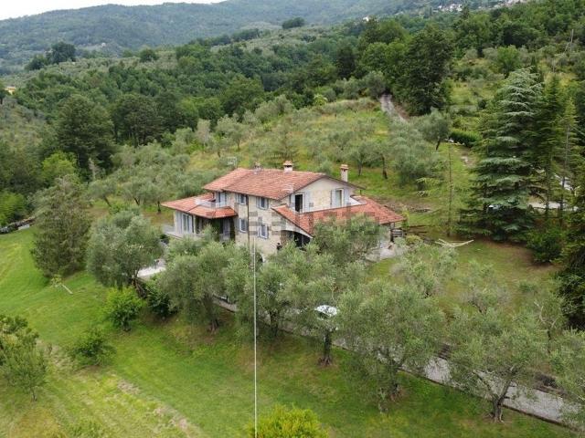 Rustici e casali in vendita di 280 m²