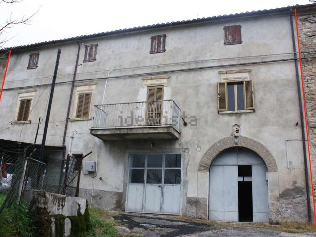 Rustici e casali in vendita di 280 m² in Località San Maria del Rango, 7