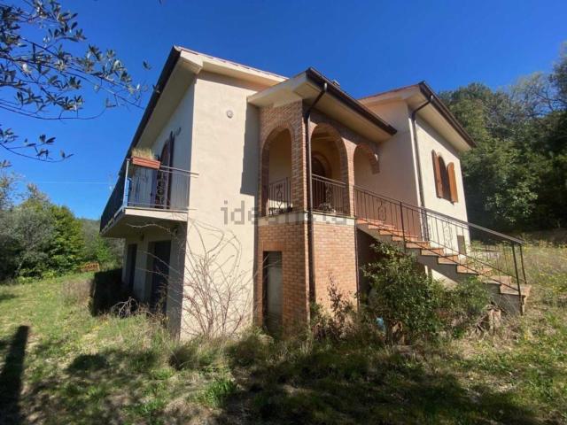 Rustici e casali in vendita di 280 m² in Strada Provinciale Montemassi