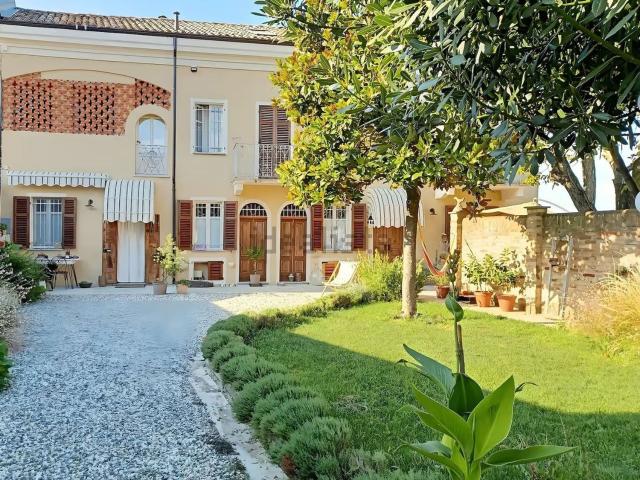 Rustici e casali in vendita di 280 m² in Via Beata Vergine delle Grazie, 9