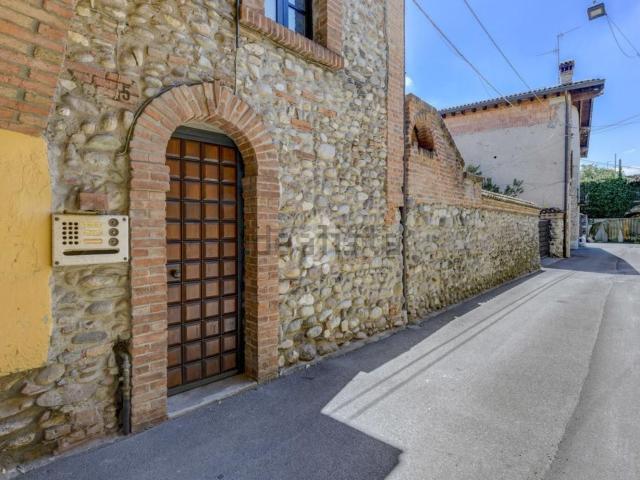 Rustici e casali in vendita di 280 m² in Vicolo Tre Archi, 5