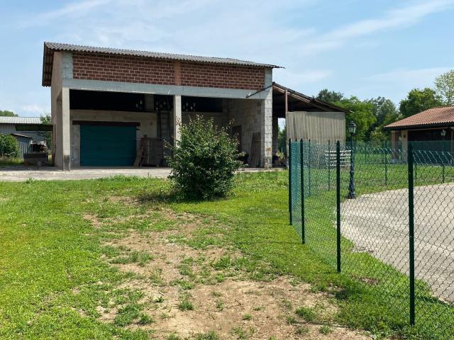 Rustici e casali in vendita di 282 m²