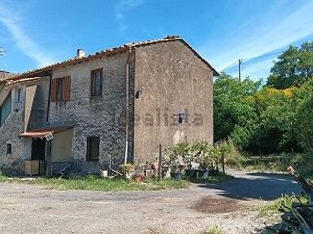 Rustici e casali in vendita di 282 m² in Strada Tobia