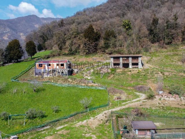 Rustici e casali in vendita di 2835 m² in Via Trevasco, 106