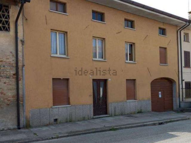 Rustici e casali in vendita di 294 m² in Via Gorizia, 8