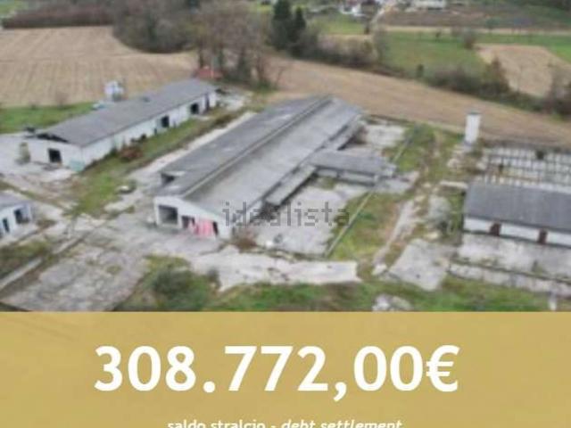 Rustici e casali in vendita di 29601 m² in Via Nave