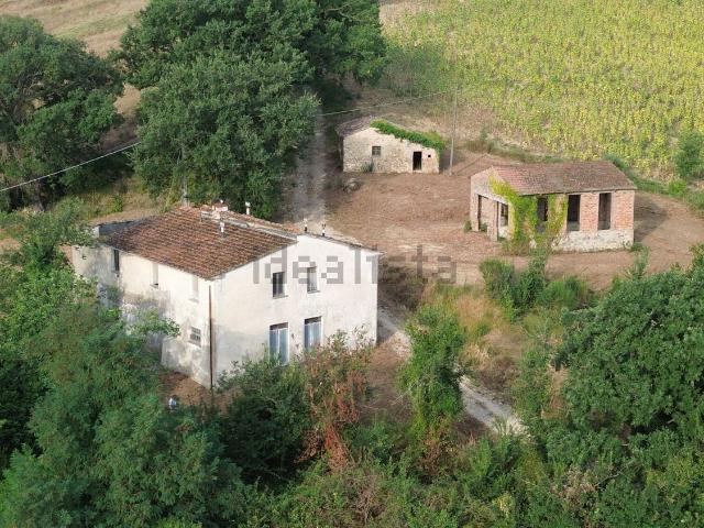 Rustici e casali in vendita di 296 m²