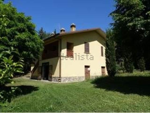 Rustici e casali in vendita di 290 m²