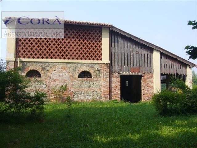Rustici e casali in vendita di 290 m²