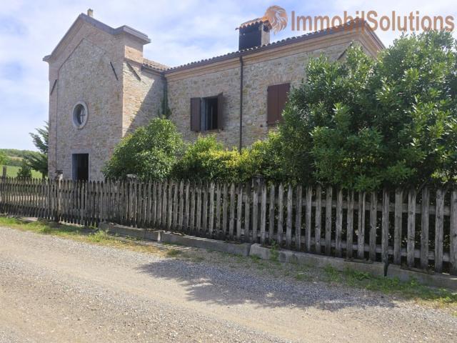 Rustici e casali in vendita di 290 m² in Strada Bora Piavola, 387