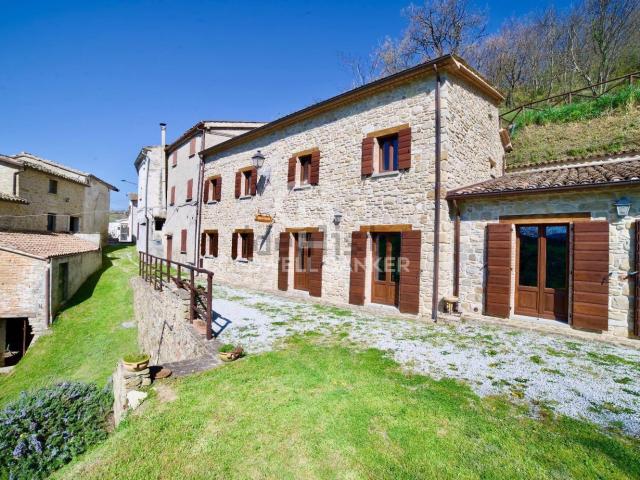 Rustici e casali in vendita di 290 m² in Via Cà Gianessi, 47