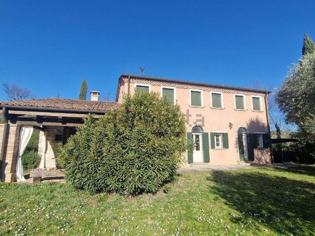 Rustici e casali in vendita di 290 m² in Via Tormene